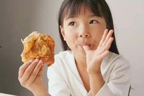 娱乐圈吃瓜熊婶是谁的孩子,揭秘“吃瓜熊婶”背后的神秘之子